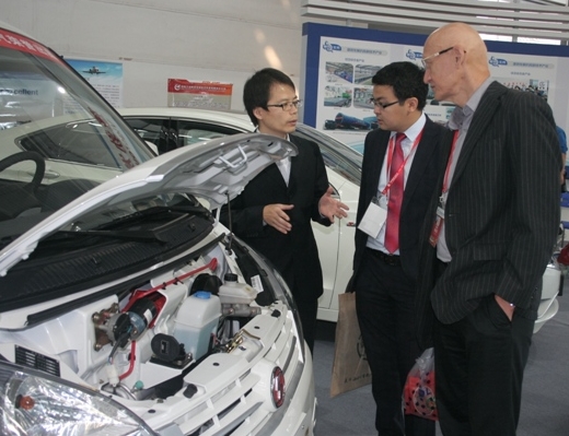 陕西推出军工级电动物流车