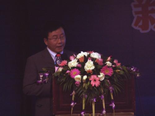新能源汽车发展走自上而下与自下而上并举路线